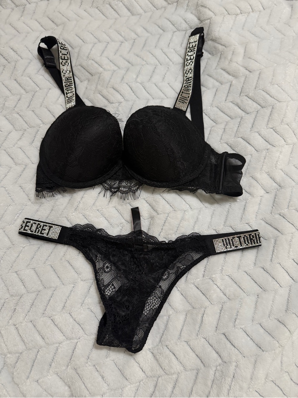 Victoria's Secret Black Lace Push-Up Bra and Rhinestone-Trim Thong Set